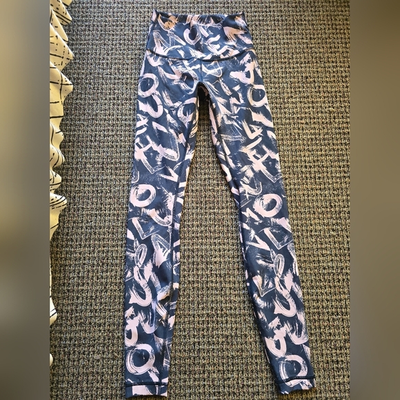 Lululemon Athletica Pink and Black Patterned Leggings - Picture 9 of 14